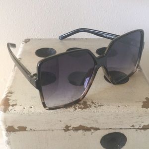 Oversized gradient sunglasses NEW W/TAGS !!!!!!!